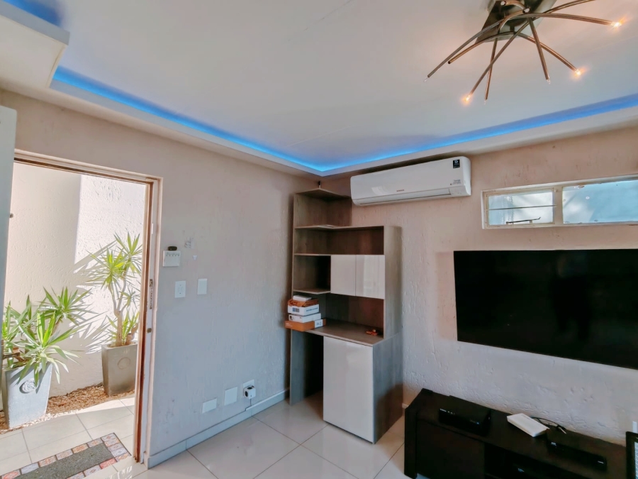 To Let 2 Bedroom Property for Rent in Morningside Gauteng