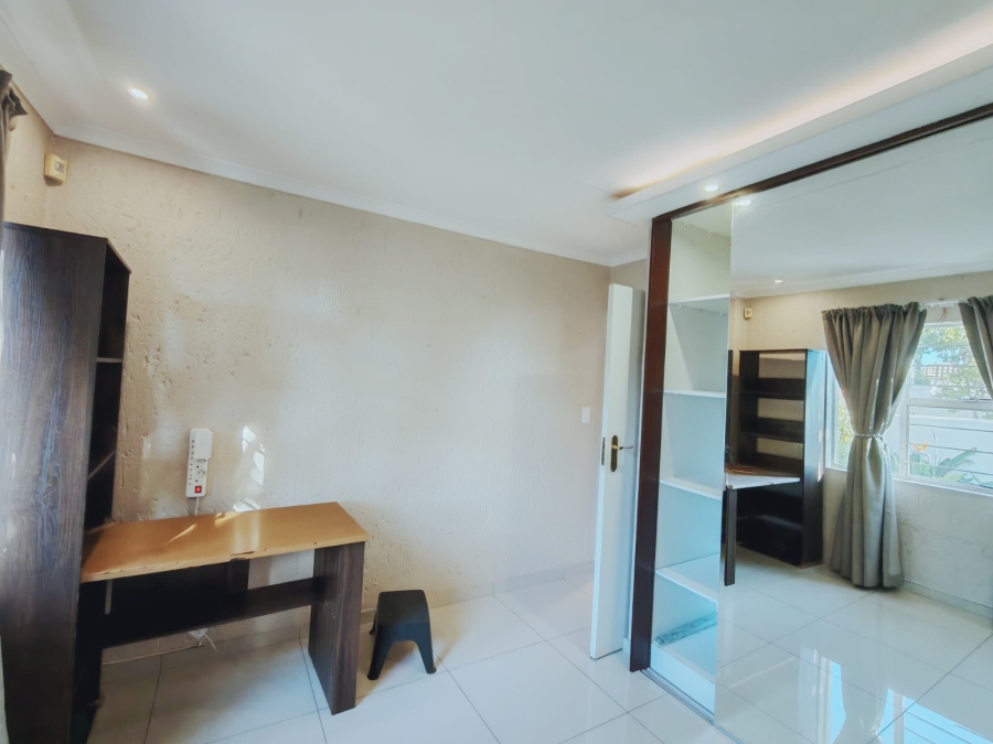 To Let 2 Bedroom Property for Rent in Morningside Gauteng