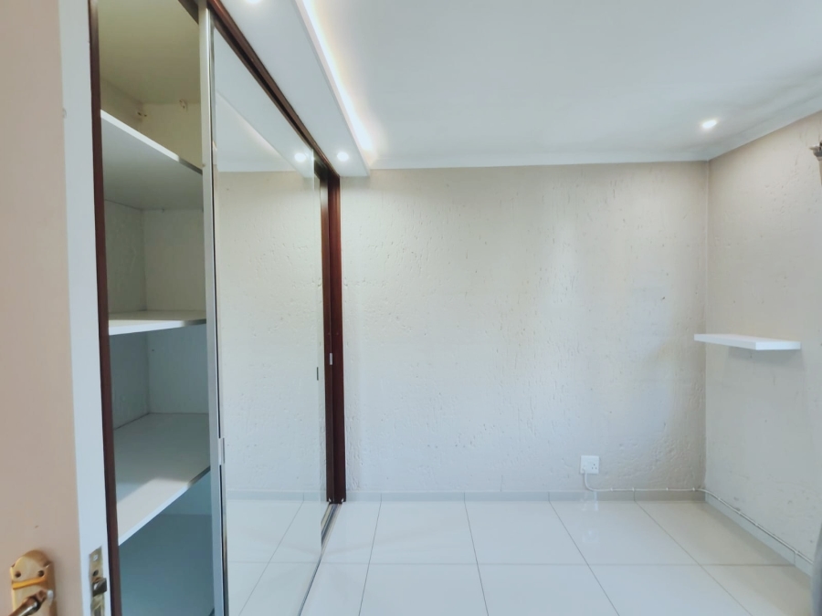 To Let 2 Bedroom Property for Rent in Morningside Gauteng