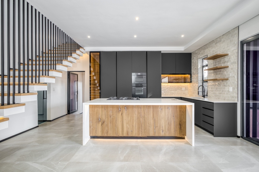 4 Bedroom Property for Sale in Helderfontein Estate Gauteng