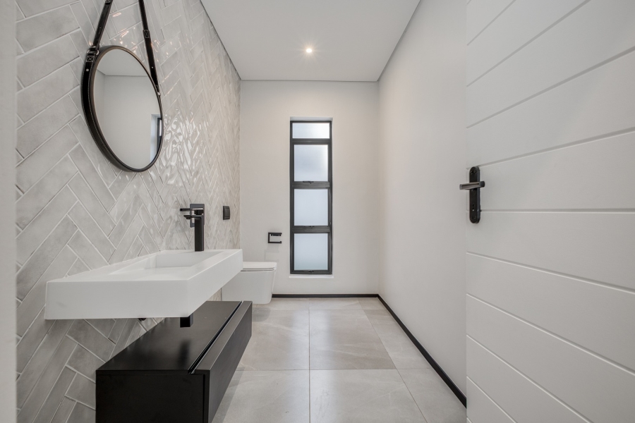 4 Bedroom Property for Sale in Helderfontein Estate Gauteng