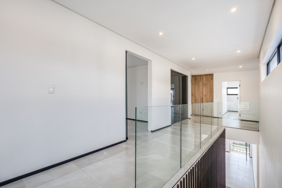 4 Bedroom Property for Sale in Helderfontein Estate Gauteng