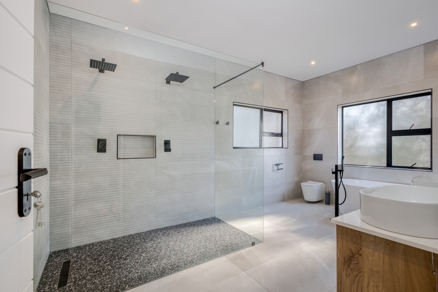 4 Bedroom Property for Sale in Helderfontein Estate Gauteng