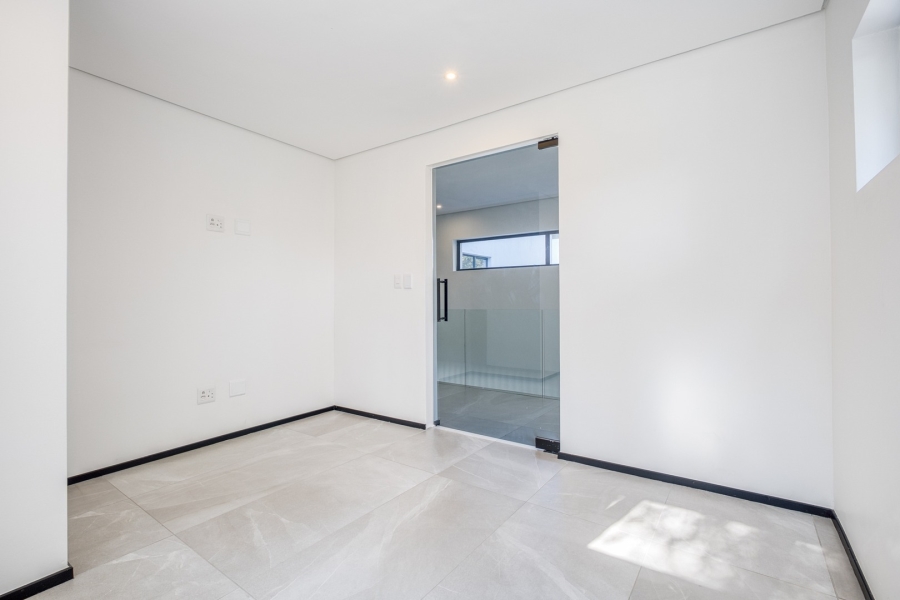 4 Bedroom Property for Sale in Helderfontein Estate Gauteng