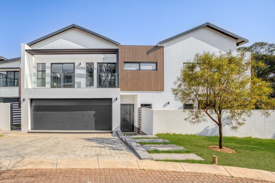 4 Bedroom Property for Sale in Helderfontein Estate Gauteng
