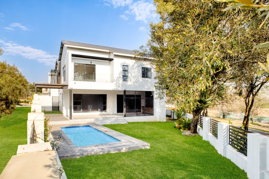 4 Bedroom Property for Sale in Helderfontein Estate Gauteng