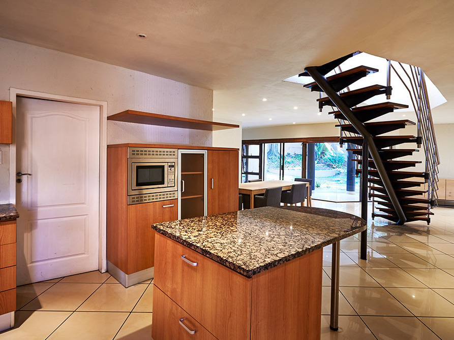 To Let 5 Bedroom Property for Rent in Sandown Gauteng