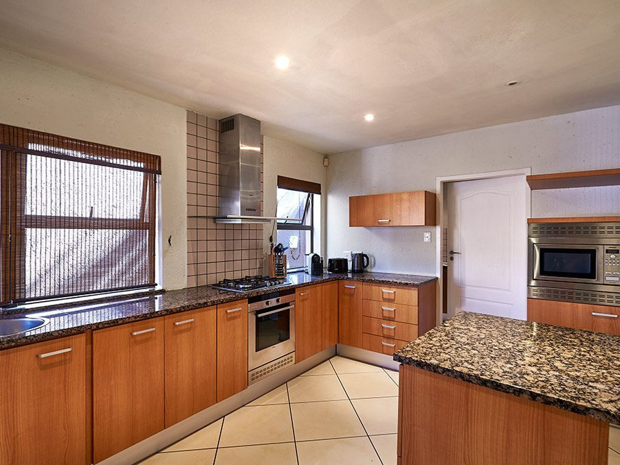 To Let 5 Bedroom Property for Rent in Sandown Gauteng