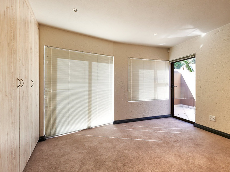 To Let 5 Bedroom Property for Rent in Sandown Gauteng