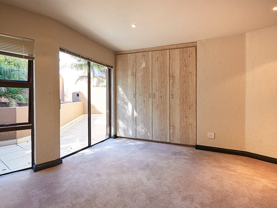 To Let 5 Bedroom Property for Rent in Sandown Gauteng