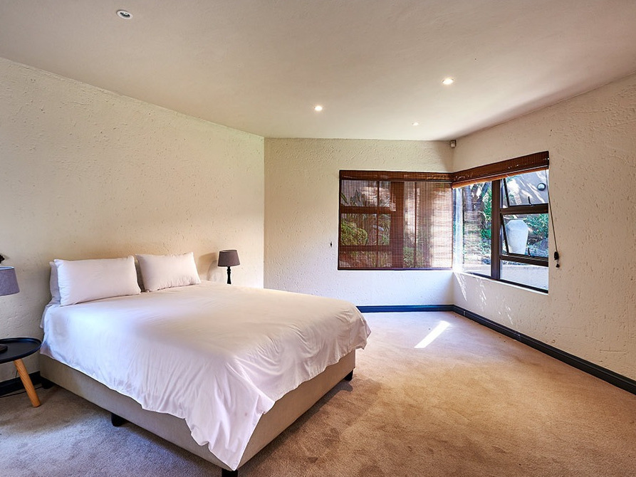 To Let 5 Bedroom Property for Rent in Sandown Gauteng