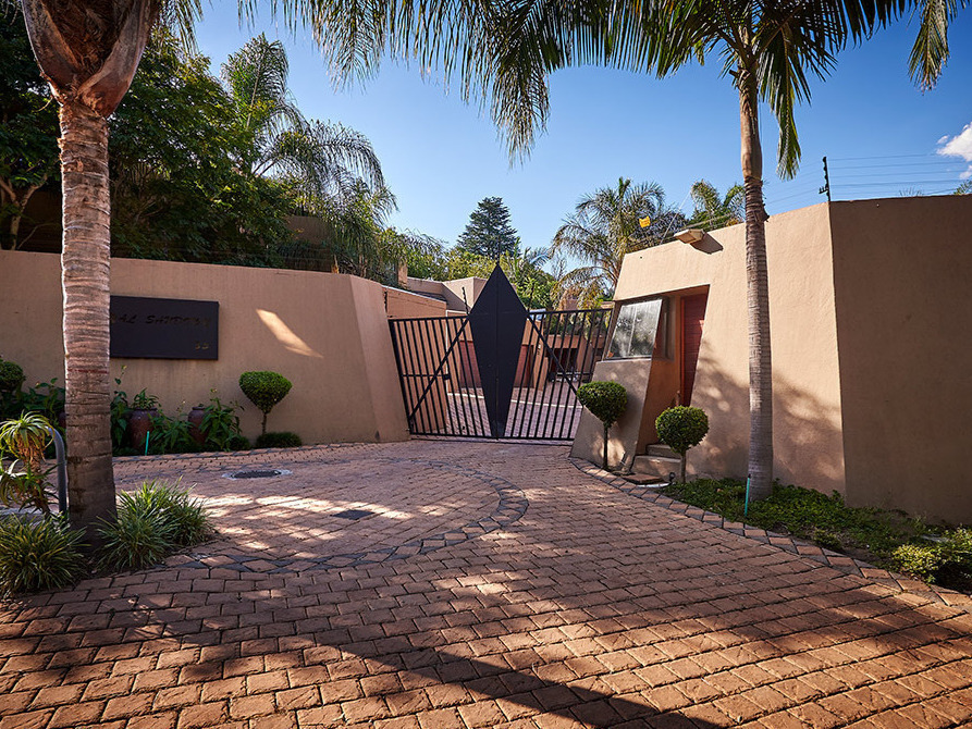 To Let 5 Bedroom Property for Rent in Sandown Gauteng