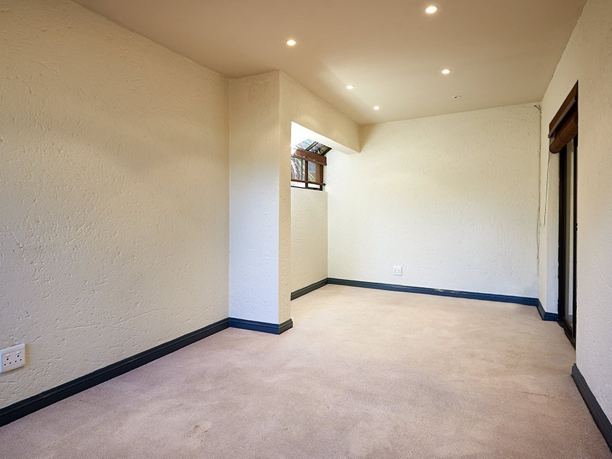 To Let 5 Bedroom Property for Rent in Sandown Gauteng