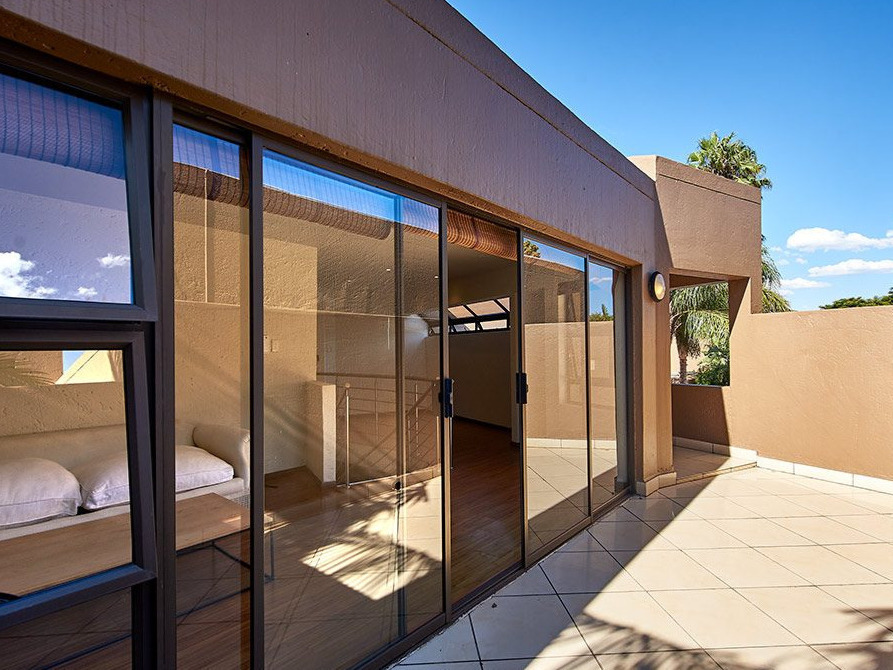 To Let 5 Bedroom Property for Rent in Sandown Gauteng