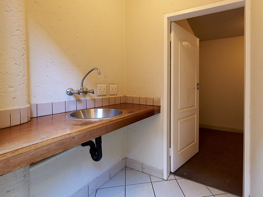 To Let 5 Bedroom Property for Rent in Sandown Gauteng