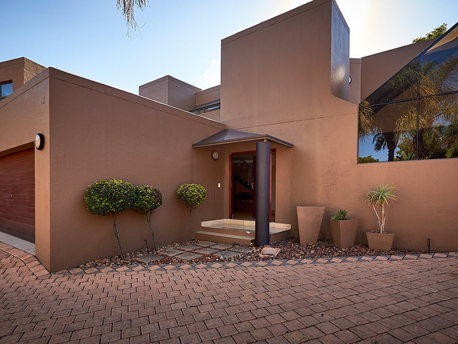 To Let 5 Bedroom Property for Rent in Sandown Gauteng
