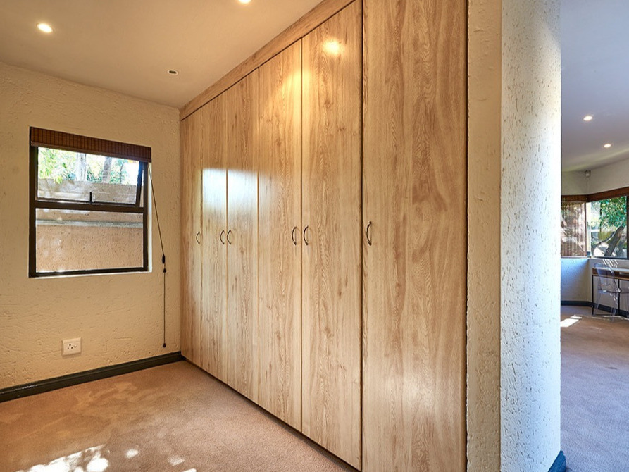 To Let 5 Bedroom Property for Rent in Sandown Gauteng
