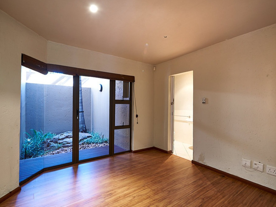 To Let 5 Bedroom Property for Rent in Sandown Gauteng