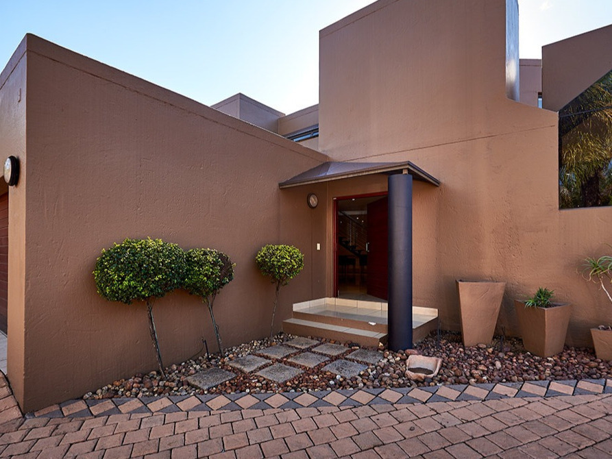 To Let 5 Bedroom Property for Rent in Sandown Gauteng