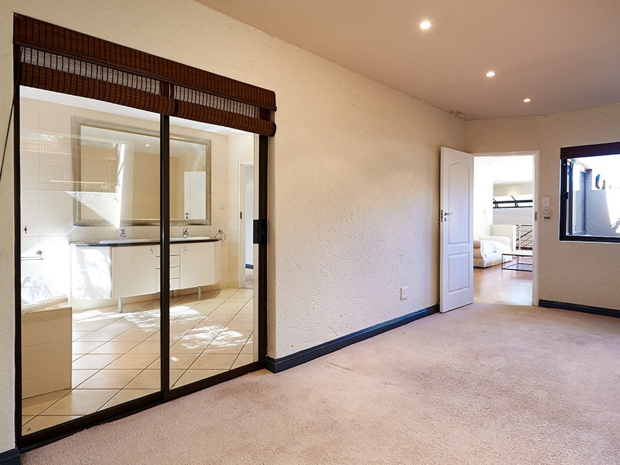To Let 5 Bedroom Property for Rent in Sandown Gauteng