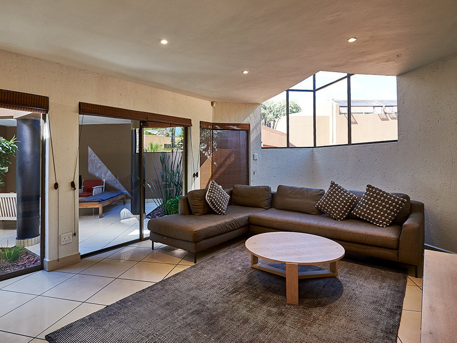 To Let 5 Bedroom Property for Rent in Sandown Gauteng