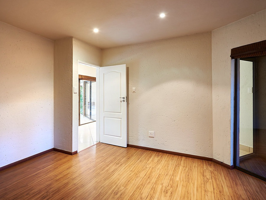 To Let 5 Bedroom Property for Rent in Sandown Gauteng