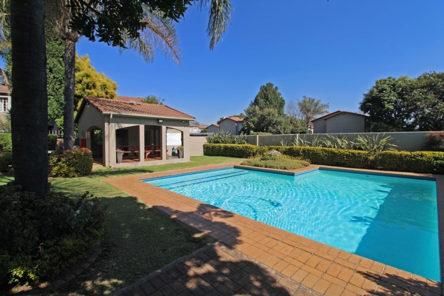 2 Bedroom Property for Sale in Robindale Gauteng