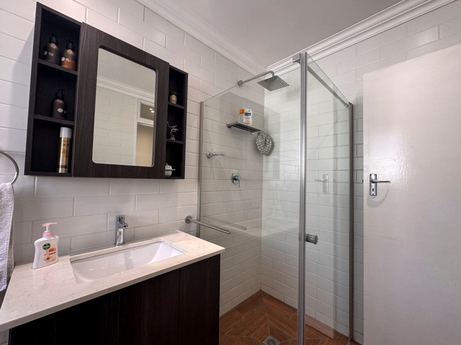 2 Bedroom Property for Sale in Bryanston Gauteng
