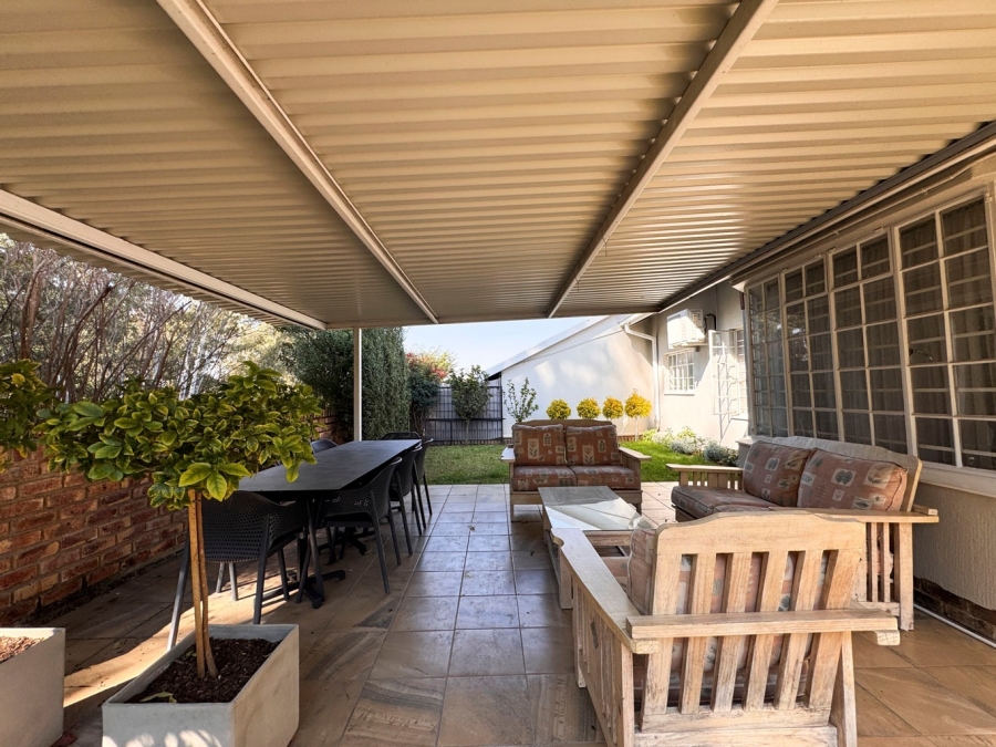 2 Bedroom Property for Sale in Bryanston Gauteng