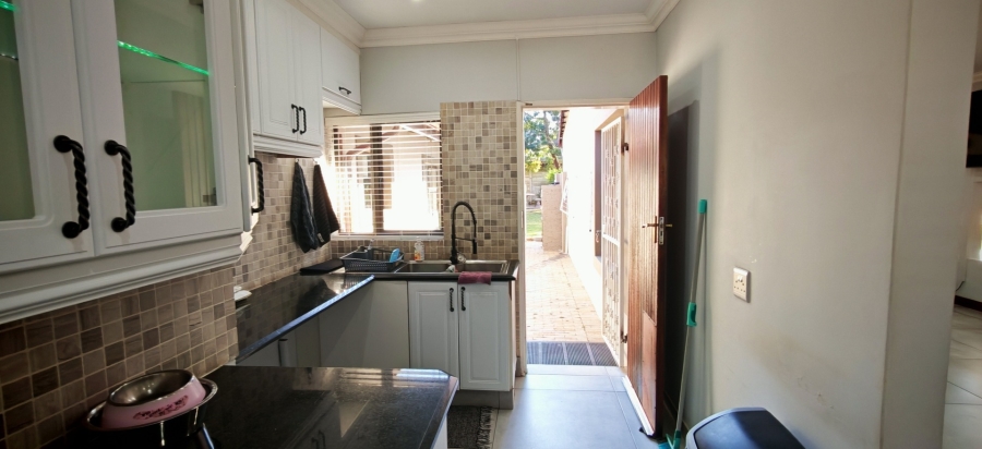 7 Bedroom Property for Sale in Brackenhurst Gauteng