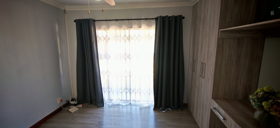 7 Bedroom Property for Sale in Brackenhurst Gauteng