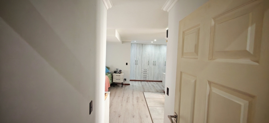 7 Bedroom Property for Sale in Brackenhurst Gauteng