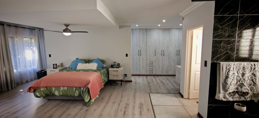 7 Bedroom Property for Sale in Brackenhurst Gauteng