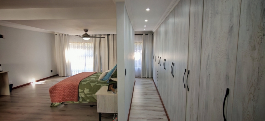 7 Bedroom Property for Sale in Brackenhurst Gauteng