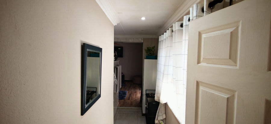 7 Bedroom Property for Sale in Brackenhurst Gauteng