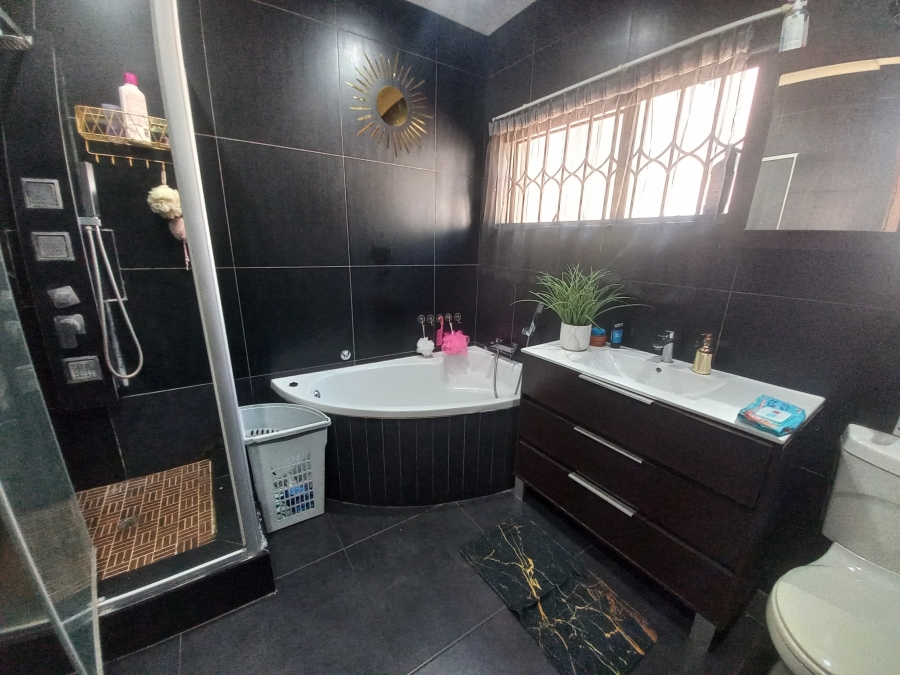 4 Bedroom Property for Sale in Wonderboom South Gauteng