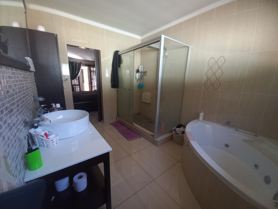 4 Bedroom Property for Sale in Wonderboom South Gauteng