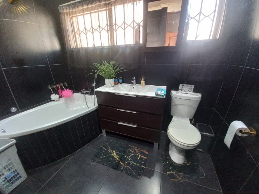 4 Bedroom Property for Sale in Wonderboom South Gauteng