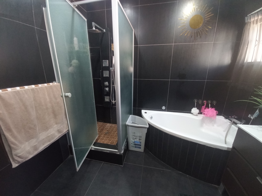 4 Bedroom Property for Sale in Wonderboom South Gauteng