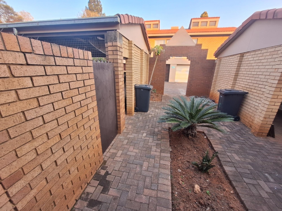 3 Bedroom Property for Sale in Die Wilgers Gauteng