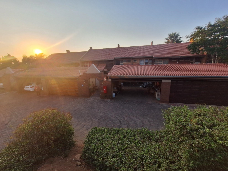 3 Bedroom Property for Sale in Die Wilgers Gauteng