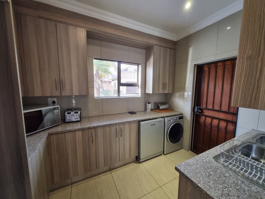 To Let 3 Bedroom Property for Rent in Equestria Gauteng