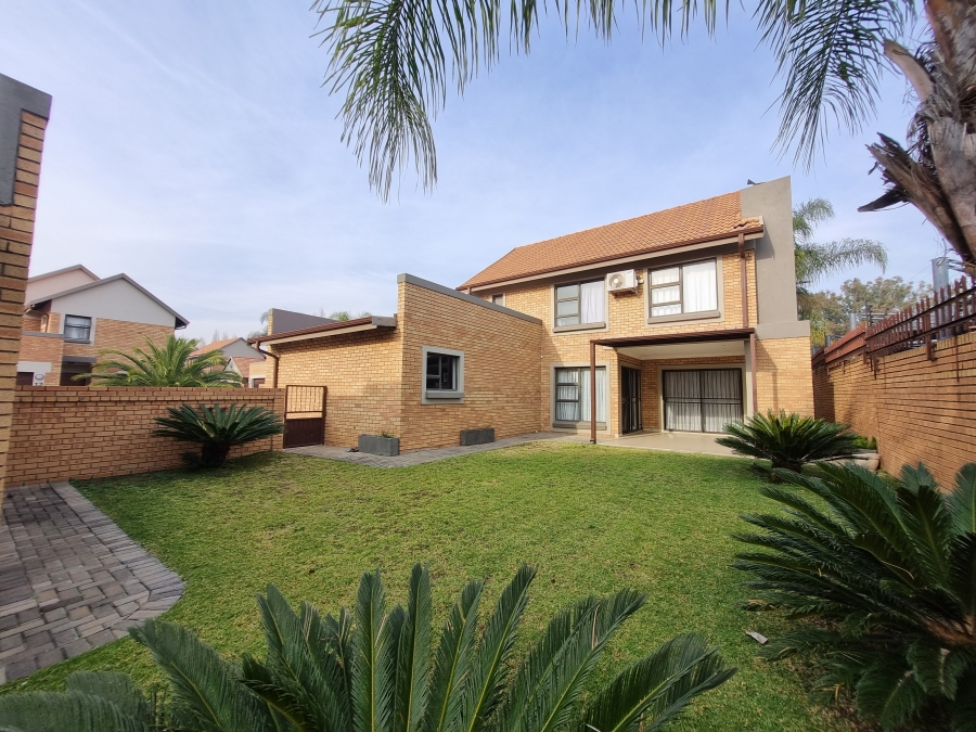 To Let 3 Bedroom Property for Rent in Equestria Gauteng