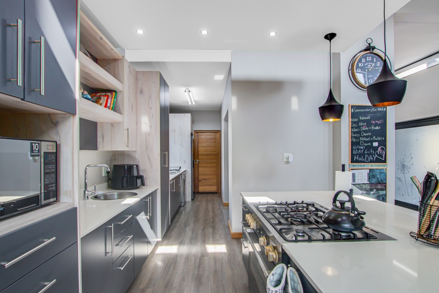4 Bedroom Property for Sale in Copperleaf Estate Gauteng