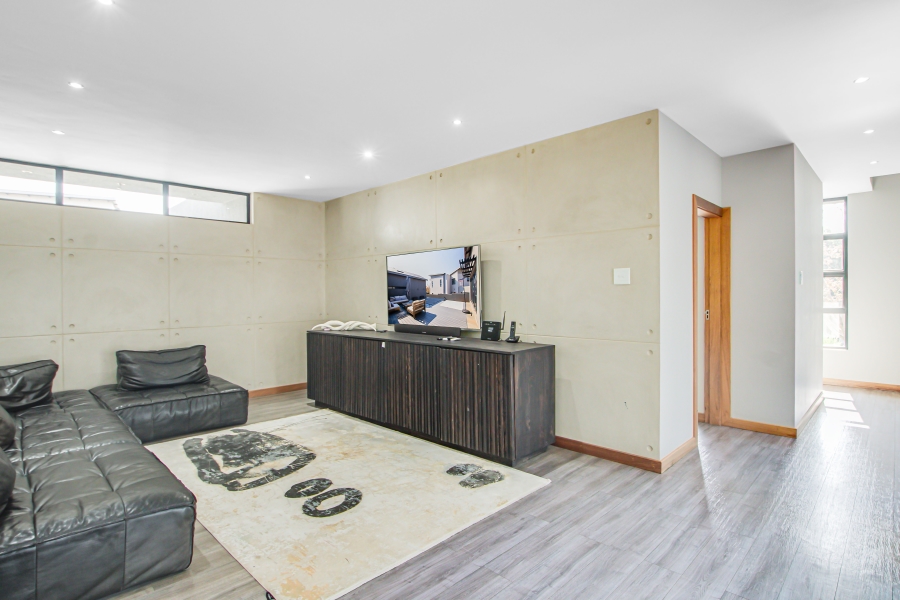 4 Bedroom Property for Sale in Copperleaf Estate Gauteng