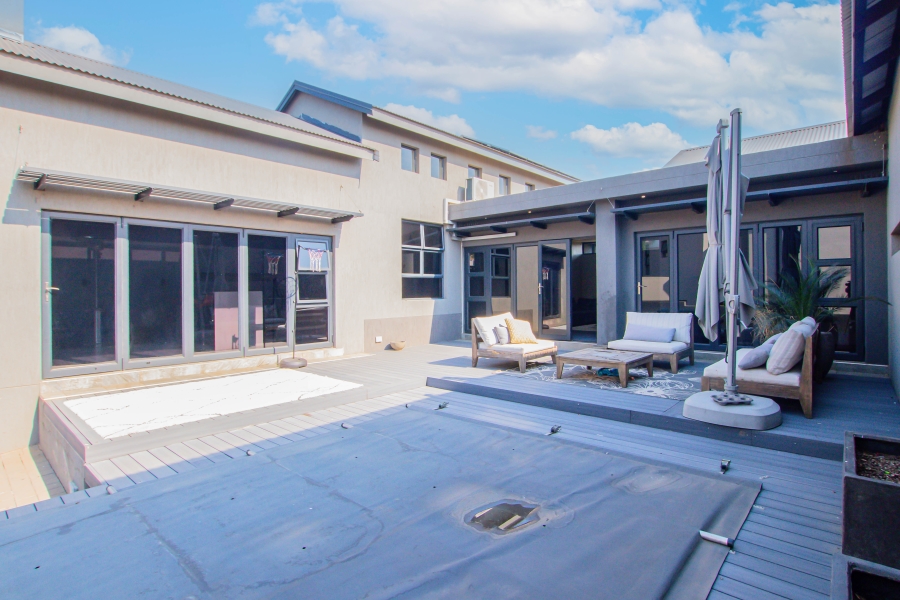 4 Bedroom Property for Sale in Copperleaf Estate Gauteng