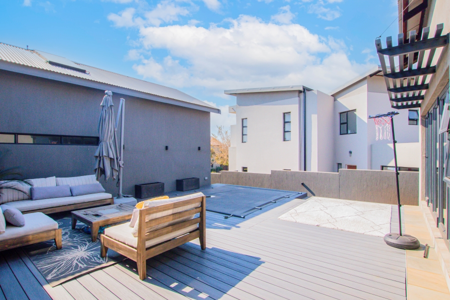 4 Bedroom Property for Sale in Copperleaf Estate Gauteng