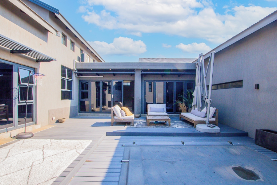 4 Bedroom Property for Sale in Copperleaf Estate Gauteng