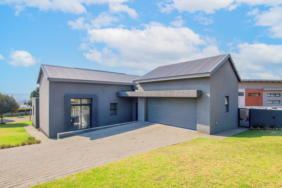 4 Bedroom Property for Sale in Copperleaf Estate Gauteng