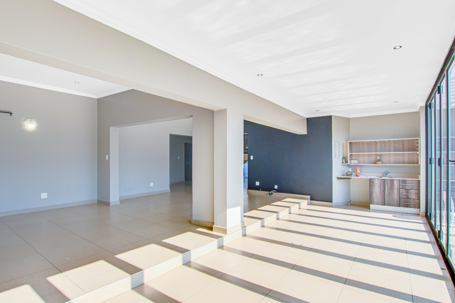 To Let 5 Bedroom Property for Rent in Copperleaf Estate Gauteng